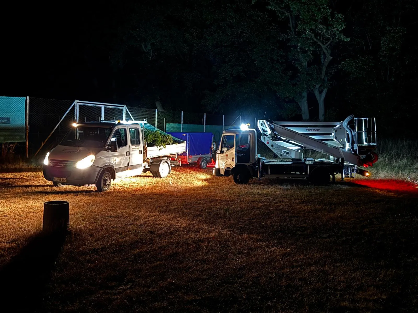 Nachteinsätze: Hubsteiger und Transporter